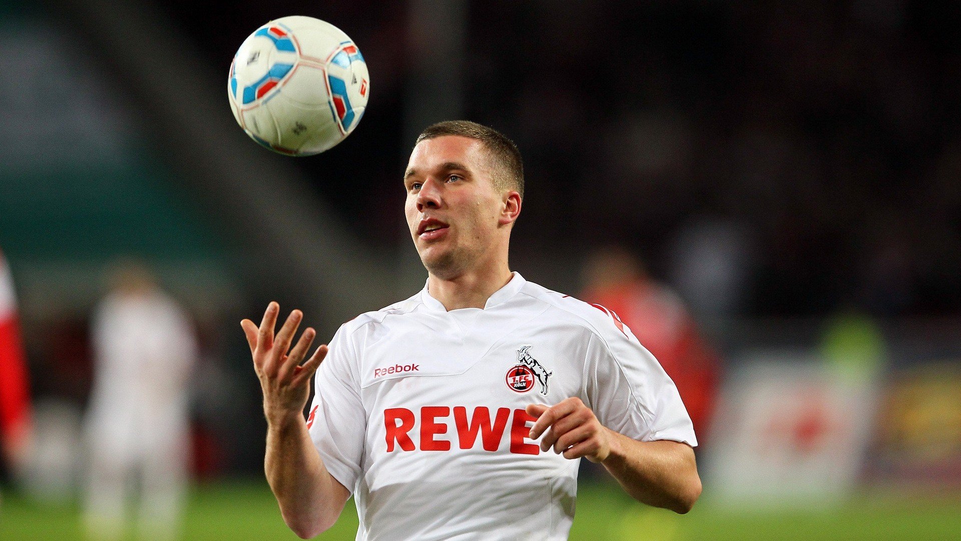 ac米兰官网首页-《电竞比赛中的创意战术：打破常规赢取胜利》，电竞比赛主题标语吸引人的